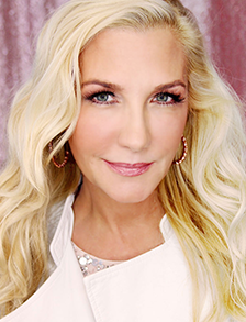 Anne Deidre's headshot