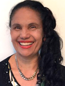 Jo Fernandes' headshot